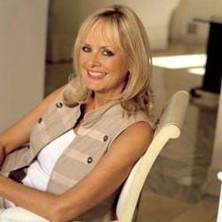 British Supermodel Twiggy To Name New Luxury Seabourn Cruise Ship